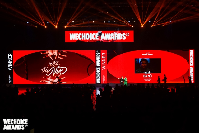 Uyển Ân khoe nhan sắc thách thức cam thường tại gala WeChoice Awards, biểu cảm gây chú ý khi gặp 1 nhân vật! - Ảnh 8.