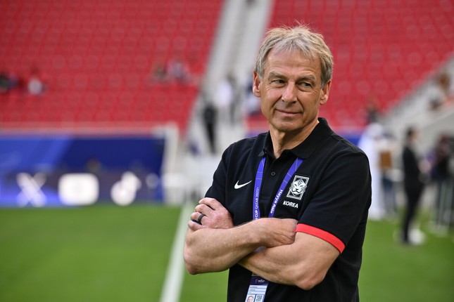 HLV Klinsmann bị truyền thông Hàn Quốc tấn công: Ông không đủ trình độ dẫn dắt đội tuyển chúng tôi - Ảnh 1.