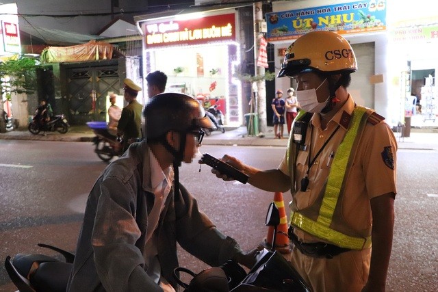 Nam thanh niên ở TPHCM: Do bị sếp ép nên vi phạm nồng độ cồn! - Ảnh 1.