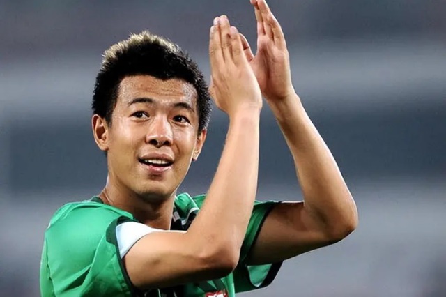 Hé lộ bê bối của tuyển Trung Quốc: Cầu thủ giả vờ chấn thương để không lên ĐTQG - Ảnh 1.