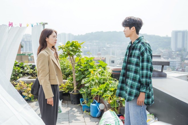 Phim của Park Shin Hye vừa chiếu liền nhận mưa lời khen, nhan sắc của nam chính gây sốt MXH - Ảnh 4. Phim của Park Shin Hye vừa chiếu liền nhận mưa lời khen, nhan sắc của nam chính gây sốt MXH - Ảnh 4.
