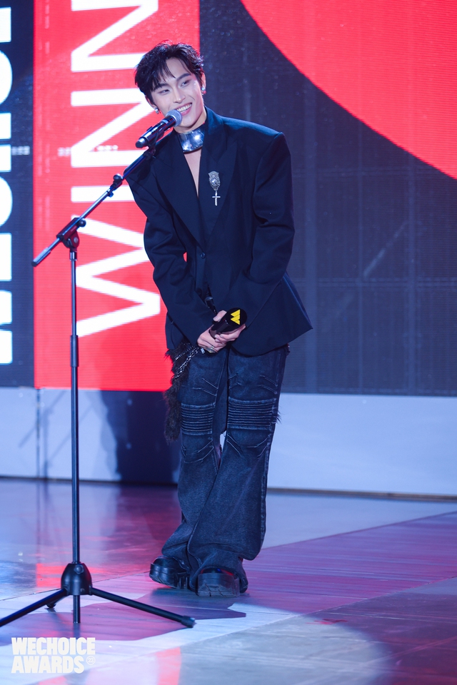 Hanbin rủ TEMPEST “nhận giải Rising Artist, nhà sản xuất của Wren Evans thắng The New Producer WeChoice Awards 2023! - Ảnh 4.