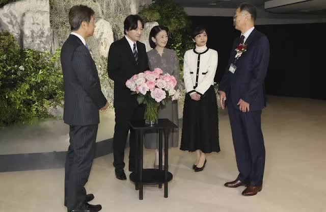 Công chúa xinh đẹp nhất Nhật Bản xuất hiện cùng gia đình tại sự kiện, ngoại hình đẹp hơn hoa khiến nhiều người ngưỡng mộ - Ảnh 2.
