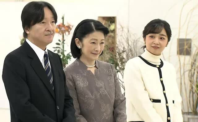 Công chúa xinh đẹp nhất Nhật Bản xuất hiện cùng gia đình tại sự kiện, ngoại hình đẹp hơn hoa khiến nhiều người ngưỡng mộ - Ảnh 1.