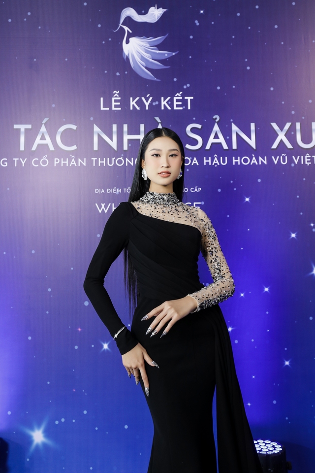 Hương Giang - Dược sĩ Tiến chính thức là NSX Miss Universe Vietnam, Lan Khuê rời ghế giám đốc điều hành - Ảnh 5.