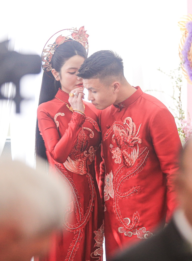 Bắt gặp mọi khoảnh khắc Chu Thanh Huyền chăm sóc Quang Hải, chu đáo thế này phải chốt cưới liền tay - Ảnh 3.