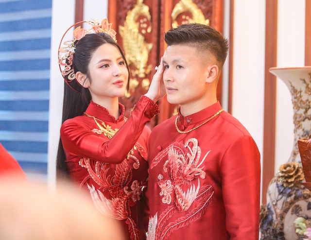 Bắt gặp mọi khoảnh khắc Chu Thanh Huyền chăm sóc Quang Hải, chu đáo thế này phải chốt cưới liền tay - Ảnh 5.