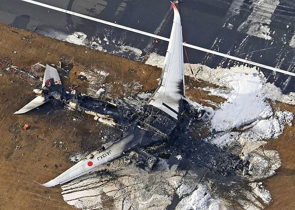 Chi tiết tối quan trọng giúp gần 400 hành khách thoát nạn thần kỳ trong vụ cháy máy bay tại Nhật Bản - Ảnh 4.