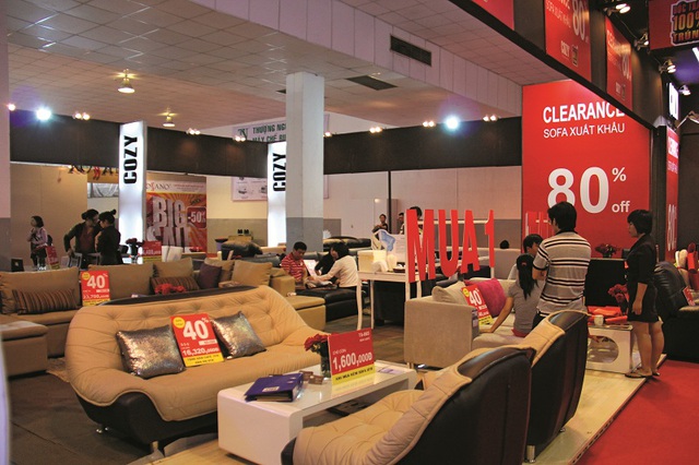 6 bẫy mua sắm cuối năm khiến nhiều người cháy túi: Đừng để các chương trình mua 1 tặng 1 khiến bạn mờ mắt - Ảnh 1.