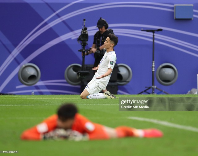 Theerathon mắc sai lầm tai hại, tuyển Thái Lan ngậm ngùi rời Asian Cup dù ghi siêu phẩm - Ảnh 4.