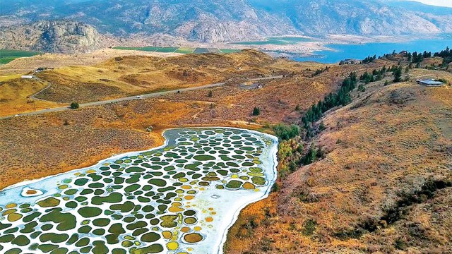 Khám phá 10 kỳ quan thiên nhiên kỳ thú: Những địa điểm bí ẩn ẩn giấu trên khắp thế giới - Ảnh 9.