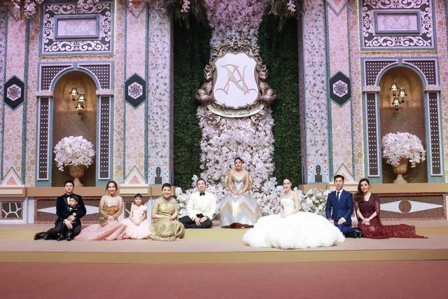 Hôn lễ xa hoa của gia tộc tài phiệt Thái Lan: Tụ họp hàng loạt tỷ phú, vợ chồng Hoàng tử Brunei cũng góp mặt - Ảnh 3.