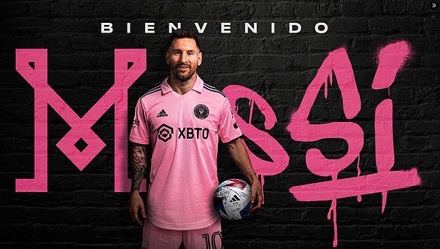 Đội hình tiêu biểu FIFPro: Messi, Ronaldo gây tranh cãi - Ảnh 2.