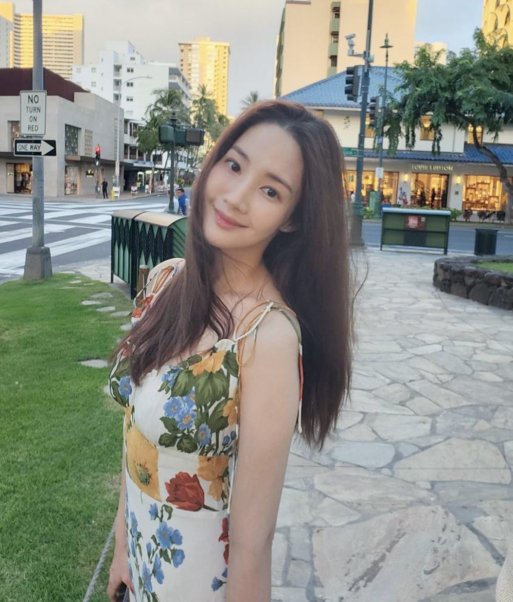 Thời trang của Park Min Young ở tuổi 38: Ngày càng sang trọng và trẻ trung dù diện đồ không cầu kỳ - Ảnh 3.