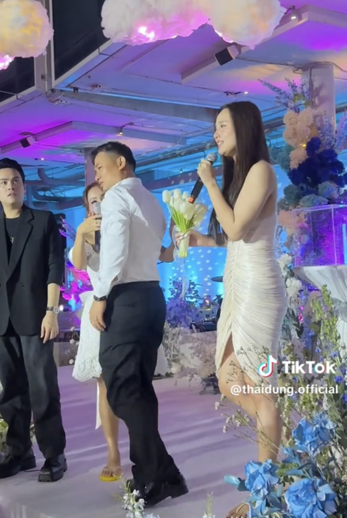 Hoa hậu Mai Phương Thu&yacute; bắt tr&uacute;ng hoa cưới V&acirc;n Hugo, ai d&egrave; c&oacute; c&aacute;ch xử l&yacute; khiến d&agrave;n sao Vbiz ngỡ ng&agrave;ng - Ảnh 2.