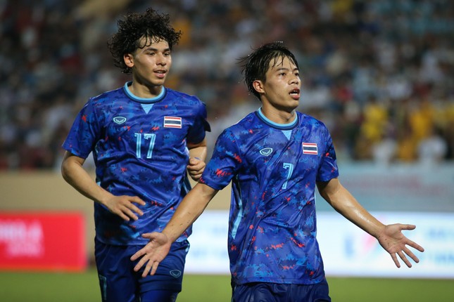 Bỏ ĐT Thái Lan trước thềm Asian Cup 2023, Ekanit Panya bị yêu cầu tước quốc tịch - Ảnh 2.