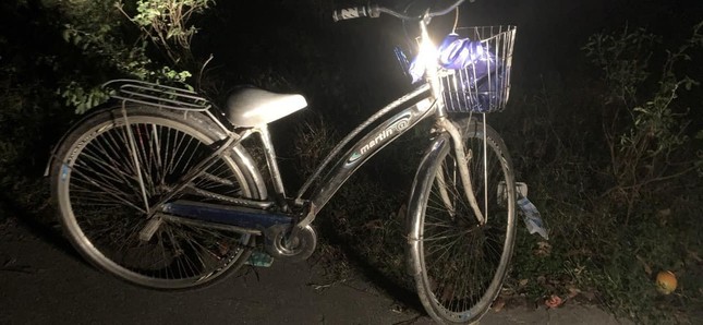 Tìm thấy thi thể bé trai 10 tuổi mất tích khi đạp xe đi chơi - Ảnh 1.