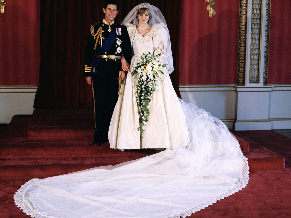 Những đám cưới đẹp như cổ tích trong lịch sử 100 năm hoàng gia Anh | VTV.VN