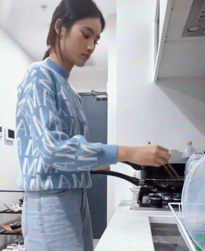 Hoa hậu Ý Nhi hé lộ cuộc sống sau 2 tháng sang Úc: Phải đi làm thêm, không dám ra ngoài ăn vì lý do này? - Ảnh 5.
