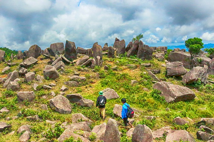 Ngoài biển, Quảng Ninh còn có một vùng núi hoang sơ được ví như "Sa Pa thu nhỏ", cách Hạ Long hơn 100km- Ảnh 7.