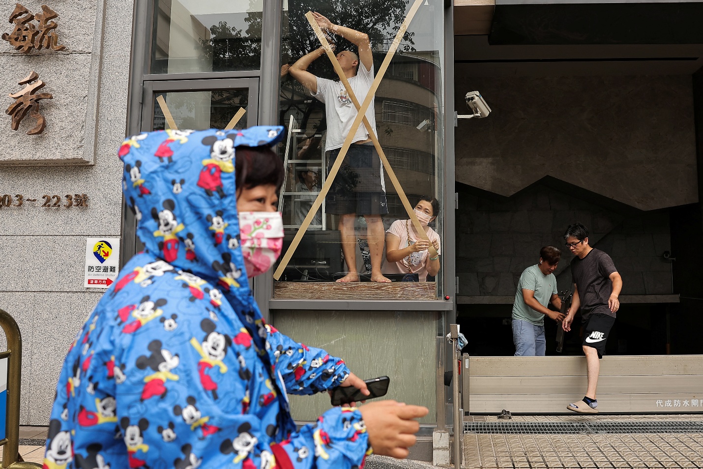 Residents prepare for Typhoon Krathon in Kaohsiung