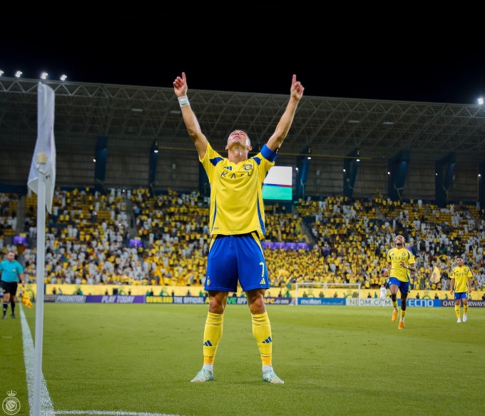 Ronaldo có hành động khác lạ sau khi ghi bàn, câu chuyện đằng sau khiến tất cả xúc động- Ảnh 1.