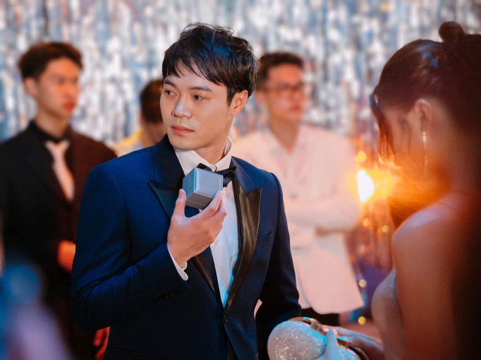 M&agrave;n cầu h&ocirc;n chấn động l&ecirc;n top trending, Văn To&agrave;n n&oacute;i g&igrave;?- Ảnh 1.