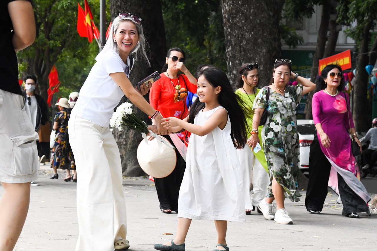 Hỏi nhanh người dân yêu Hà Nội nhất vì điều gì: Thì ra là những thứ rất bình dị này!- Ảnh 7.