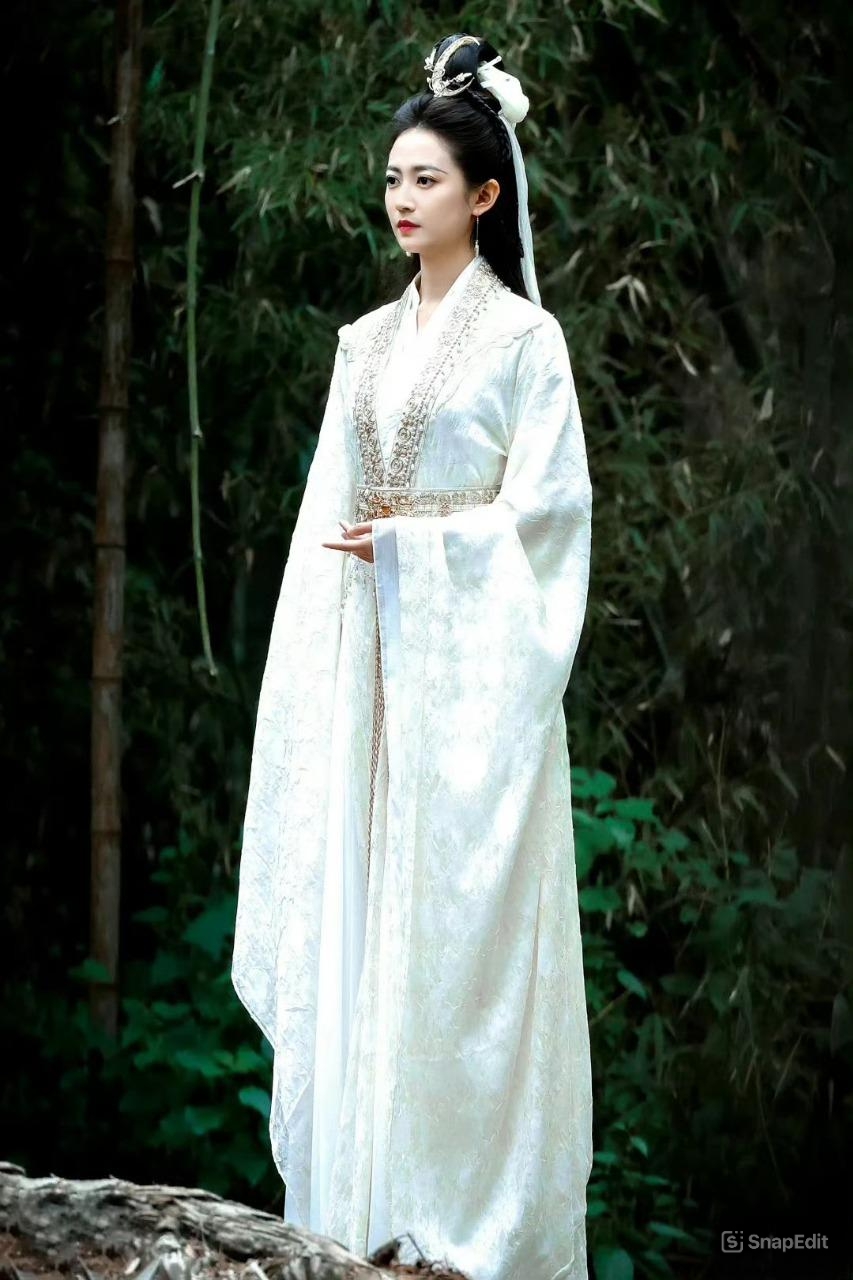 Mỹ nhân Hoa ngữ đóng Bạch Y Quan Âm xé truyện bước ra: Đã đẹp còn lụy tình, vào vai ác vẫn không ghét nổi- Ảnh 1.