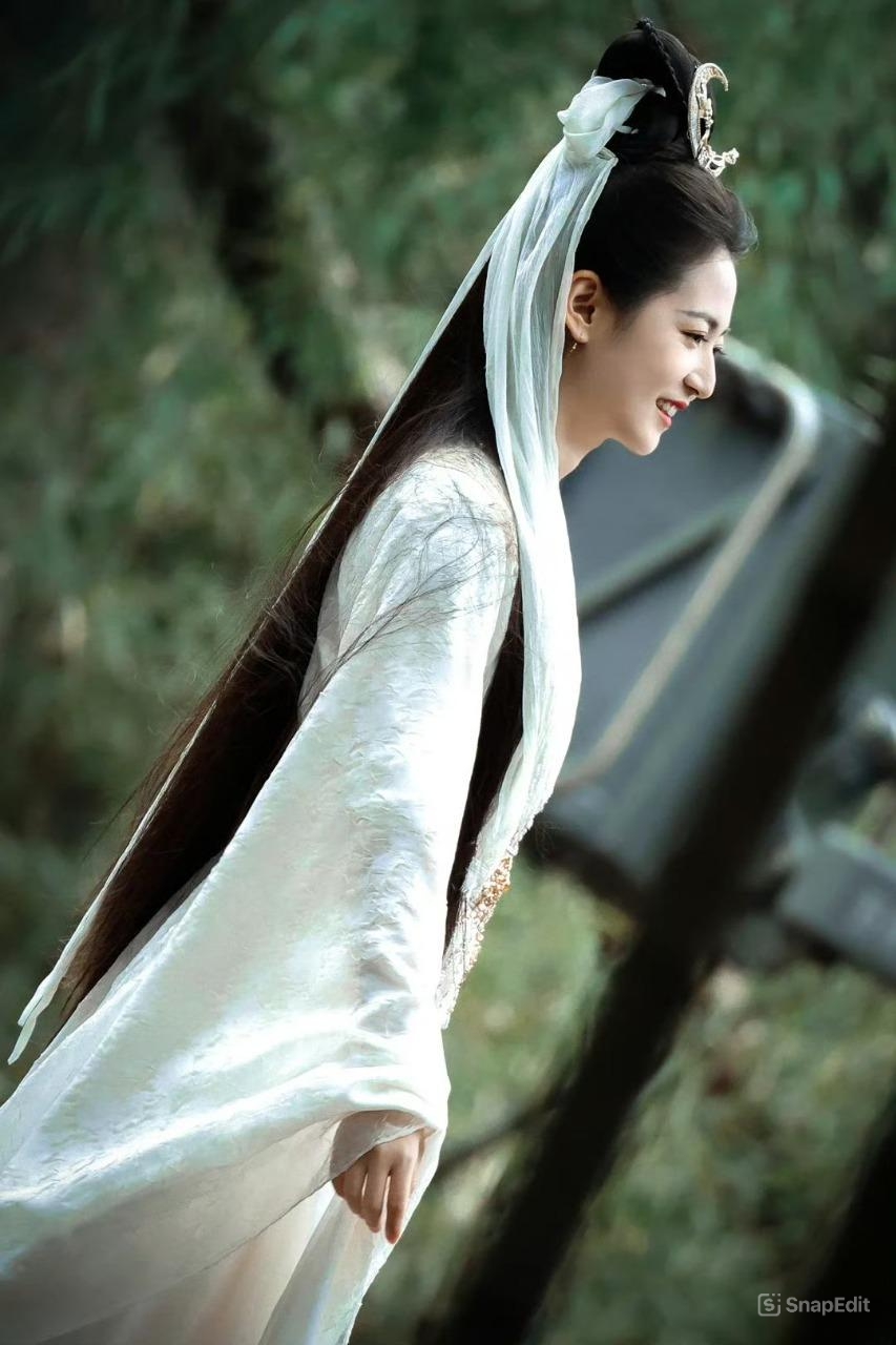 Mỹ nhân Hoa ngữ đóng Bạch Y Quan Âm xé truyện bước ra: Đã đẹp còn lụy tình, vào vai ác vẫn không ghét nổi- Ảnh 2.