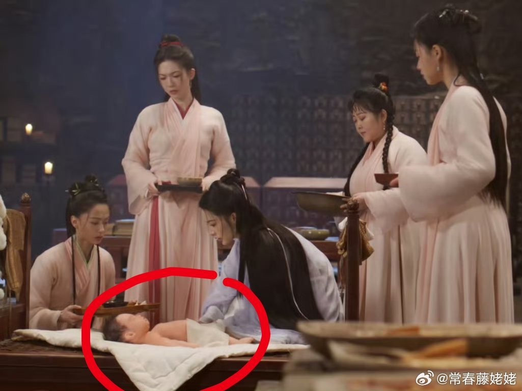 Phim cổ trang mới chiếu đã bị 51 triệu khán giả chê tan nát, cặp chính đóng phim nào flop phim đó- Ảnh 2. Phim cổ trang mới chiếu đã bị 51 triệu khán giả chê tan nát, cặp chính đóng phim nào flop phim đó- Ảnh 2.