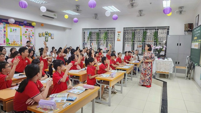 Đề xuất chi 9.200 tỷ miễn học phí cho con nhà giáo: Đại diện Bộ GD&ĐT nói gì?- Ảnh 1.