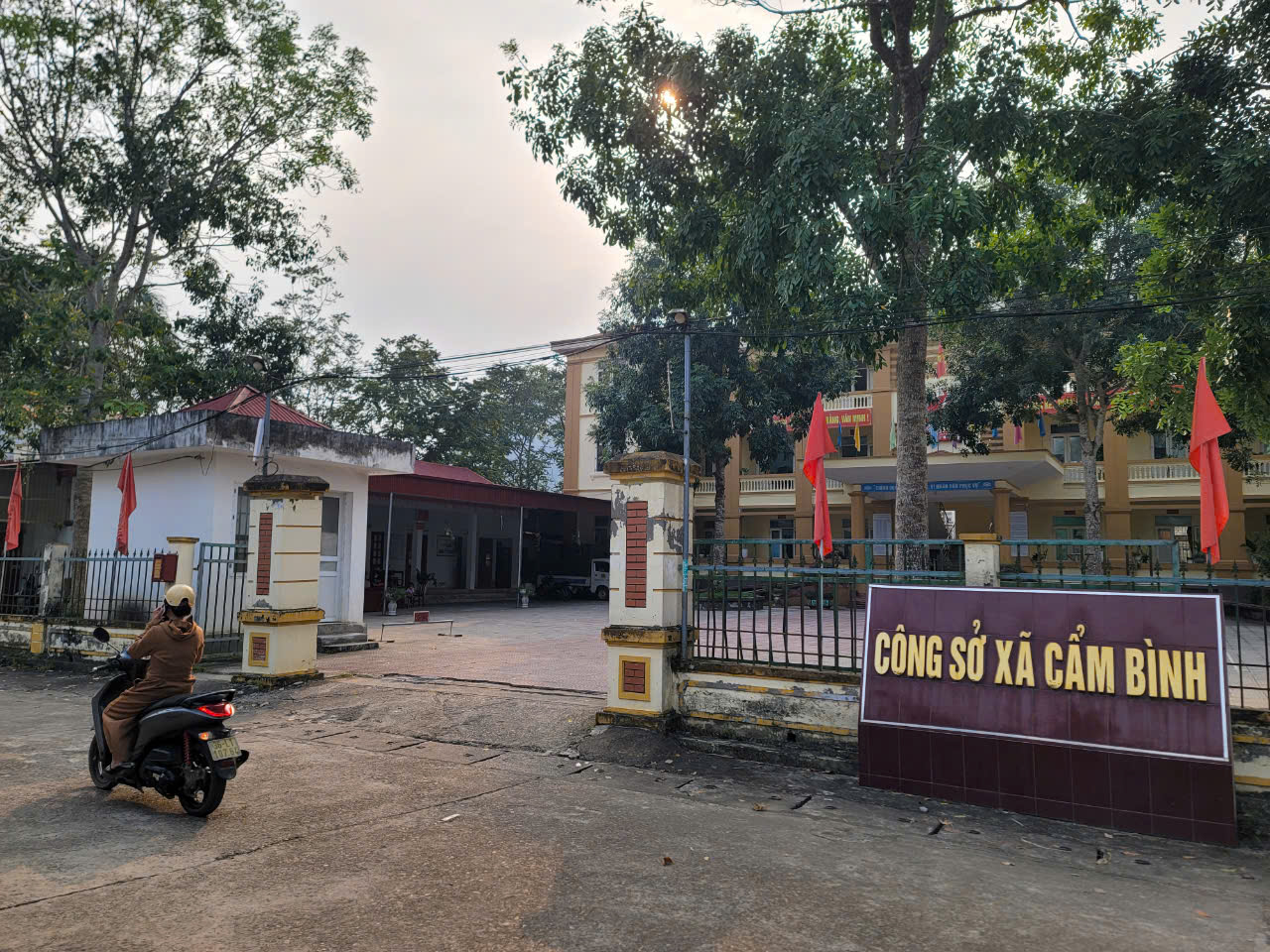 Khởi tố, bắt giam 