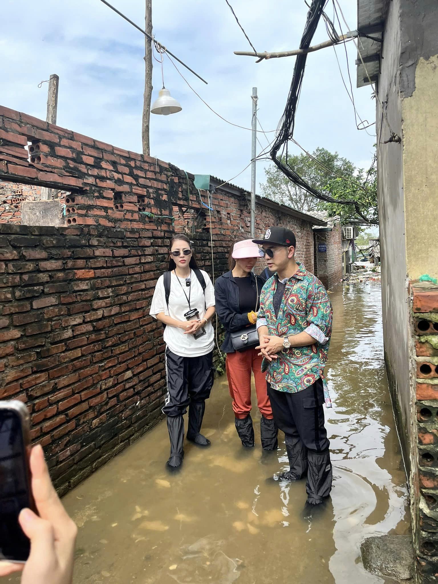 Quế Vân livestream kêu oan hậu ồn ào phông bạt: Khóc vì mất việc, bán tài sản, phản pháo 1 sao nữ Vbiz- Ảnh 2.