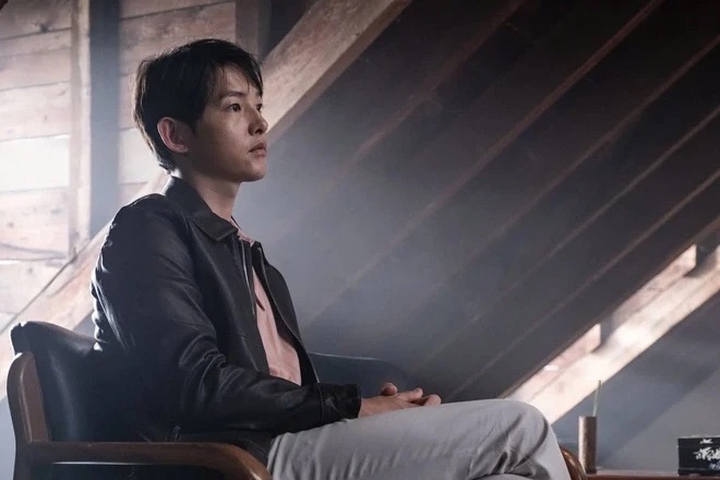 Song Joong Ki đang gặp nguy hiểm- Ảnh 1.