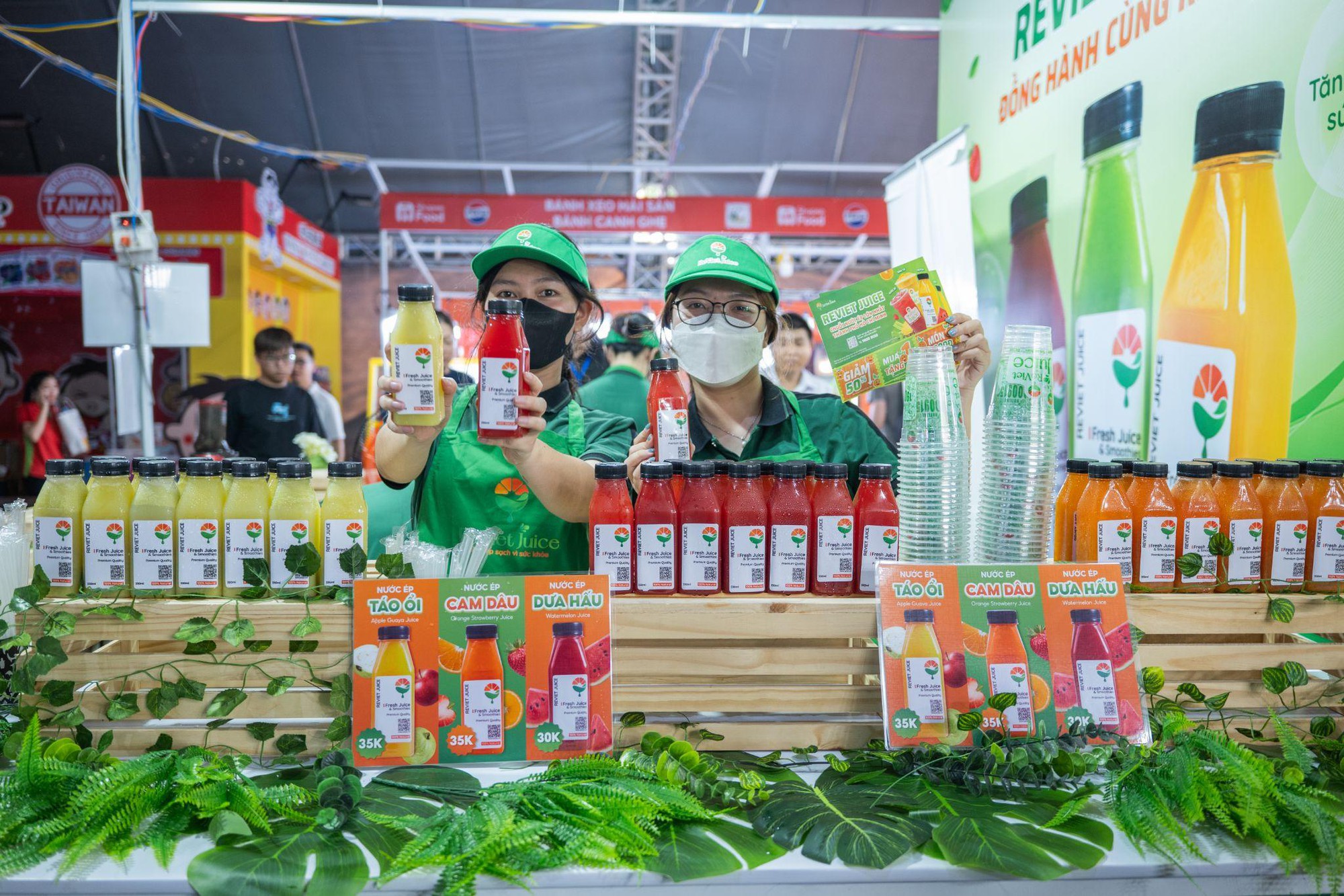 ShopeeFood bùng nổ với Lễ hội ẩm thực tại District 1 Midnight Run 2024: Hàng trăm món ngon giữa đại lộ sôi động- Ảnh 6.