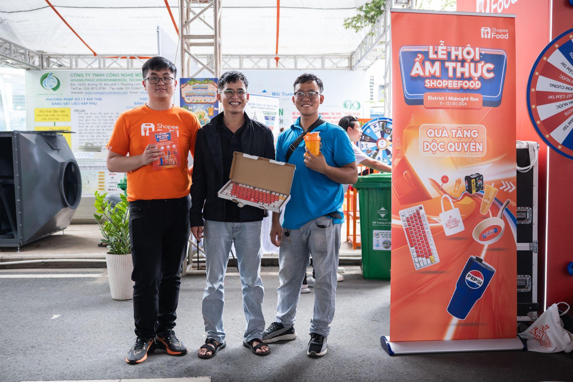 ShopeeFood bùng nổ với Lễ hội ẩm thực tại District 1 Midnight Run 2024: Hàng trăm món ngon giữa đại lộ sôi động- Ảnh 9.