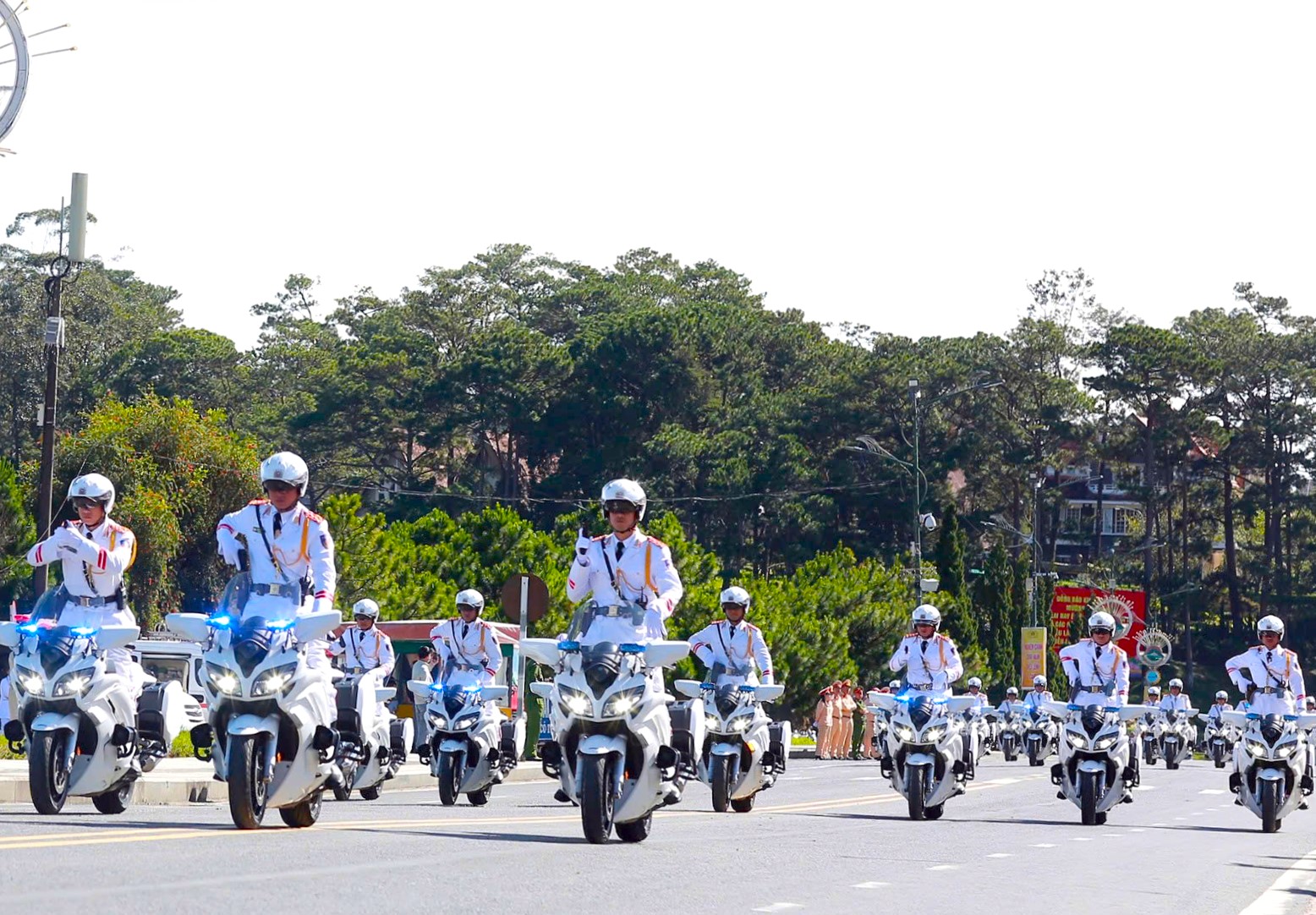 Hàng ngàn chiến sĩ công an biểu diễn võ thuật, trấn áp tội phạm ở Đà Lạt- Ảnh 5.