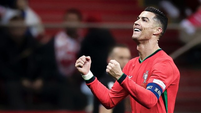 Ronaldo nối dài mạch thăng hoa, Bồ Đào Nha 'độc cô cầu bại' ở UEFA Nations League- Ảnh 2.