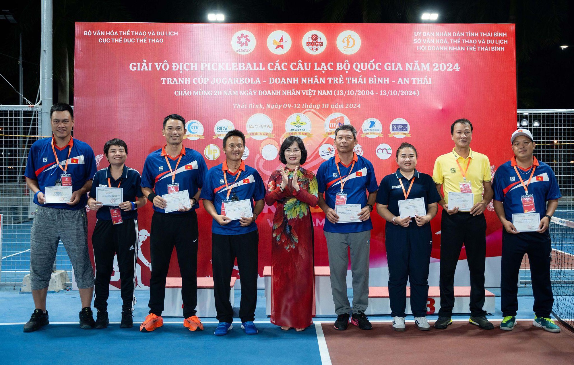 Tổng kết Giải vô địch Pickleball các CLB Quốc gia 2024: Dàn "trai xinh gái đẹp" lên đồ toả sáng- Ảnh 4.