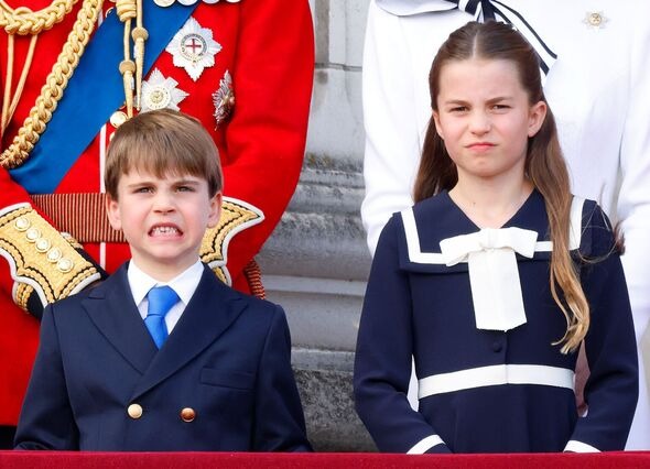 Sự "bá đạo" của Hoàng tử út Louis: Ngang nhiên bật lại chị gái khi Công chúa Charlotte nhắc “đừng tấu hài”- Ảnh 2.