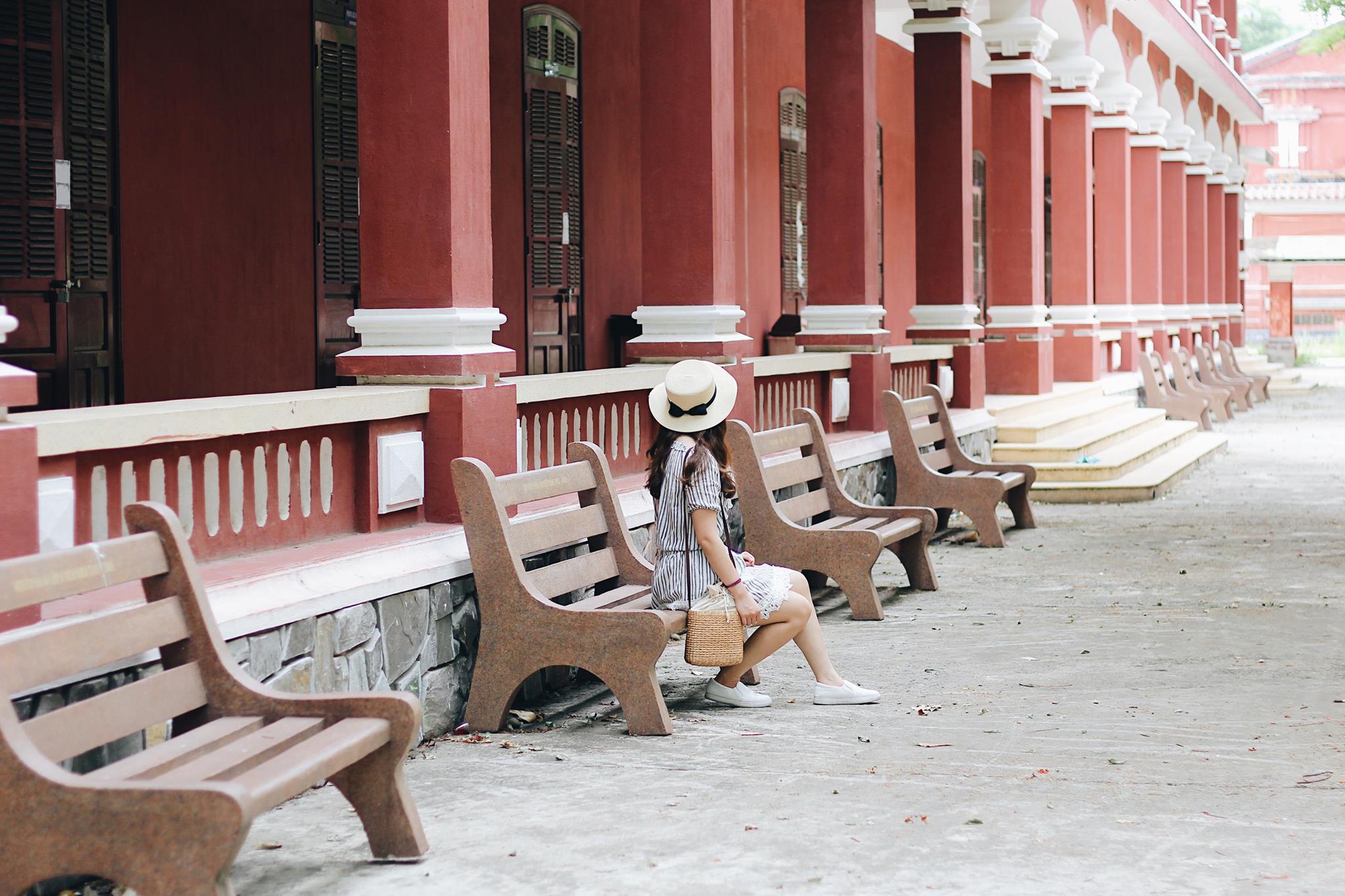 Du khách mê mẩn check-in tại ngôi trường ở Huế vừa có Quán quân Olympia: Cảnh đẹp chẳng thua kém địa điểm du lịch nào- Ảnh 6.