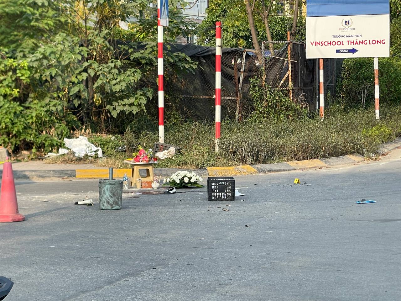 Hà Nội: Hiện trường vụ tai nạn thương tâm khiến một bé gái tử vong trên đường đến trường- Ảnh 3.