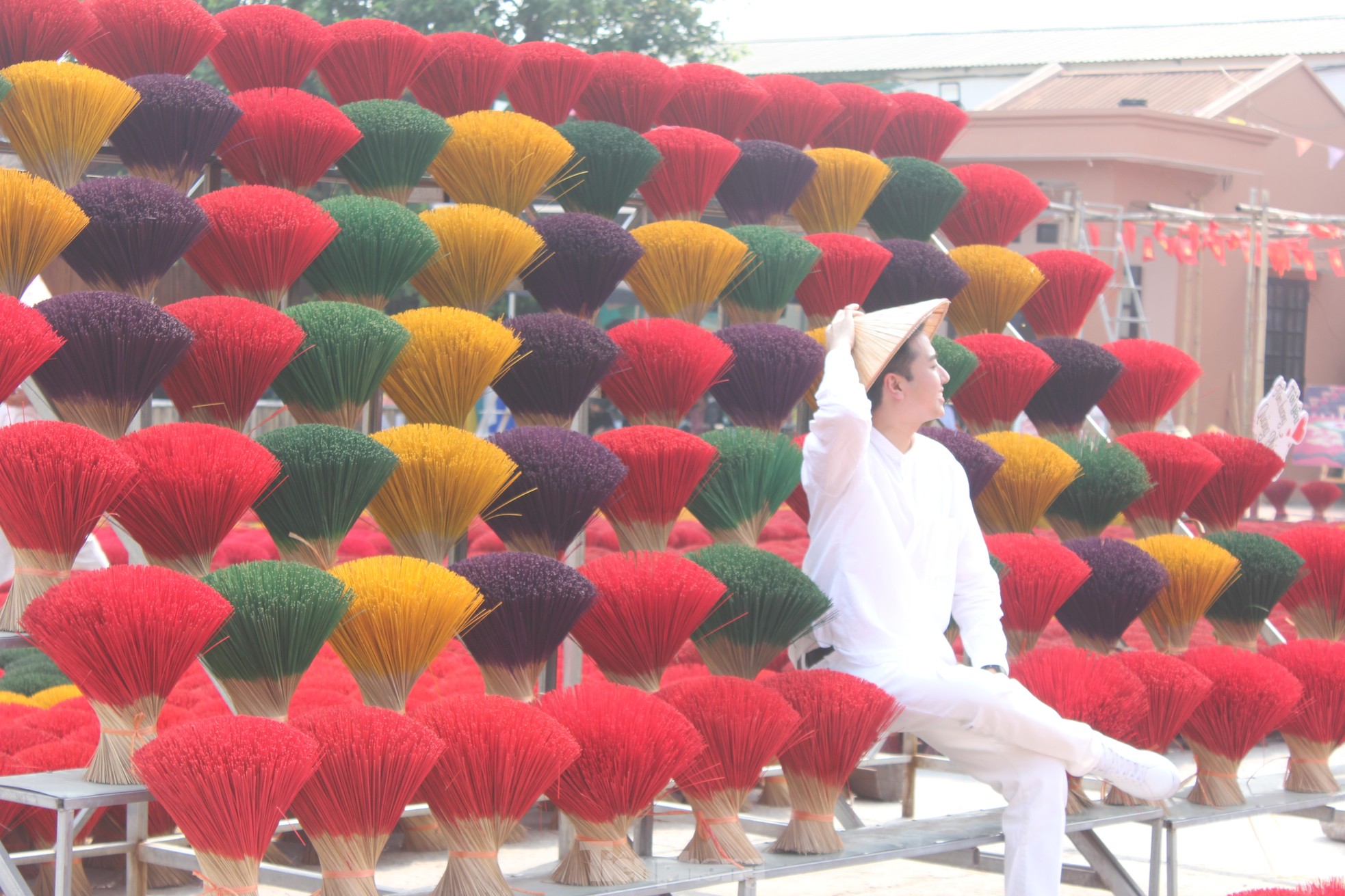 Khách quốc tế thích thú check-in làng h…