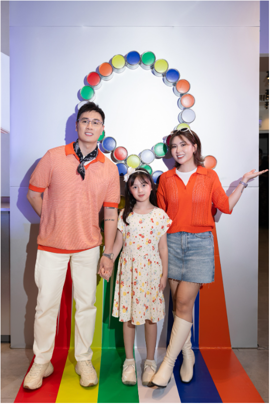 Hoa hậu Thanh Thủy, Gia Đình Cam Cam và dàn sao hội tụ tại event United Colors of Benetton!- Ảnh 2.