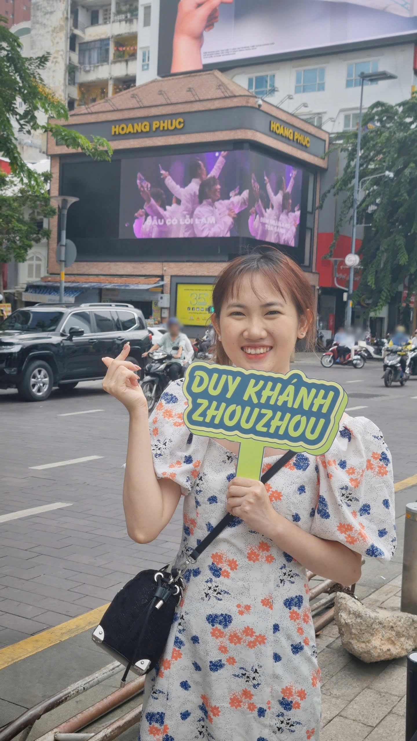 Tình hình "đu" idol quốc nội HOT nhất lúc này: Gen Z chi cả tháng lương 10 triệu, gái xinh bay từ nước ngoài về để tận mắt thấy các anh trai- Ảnh 3.