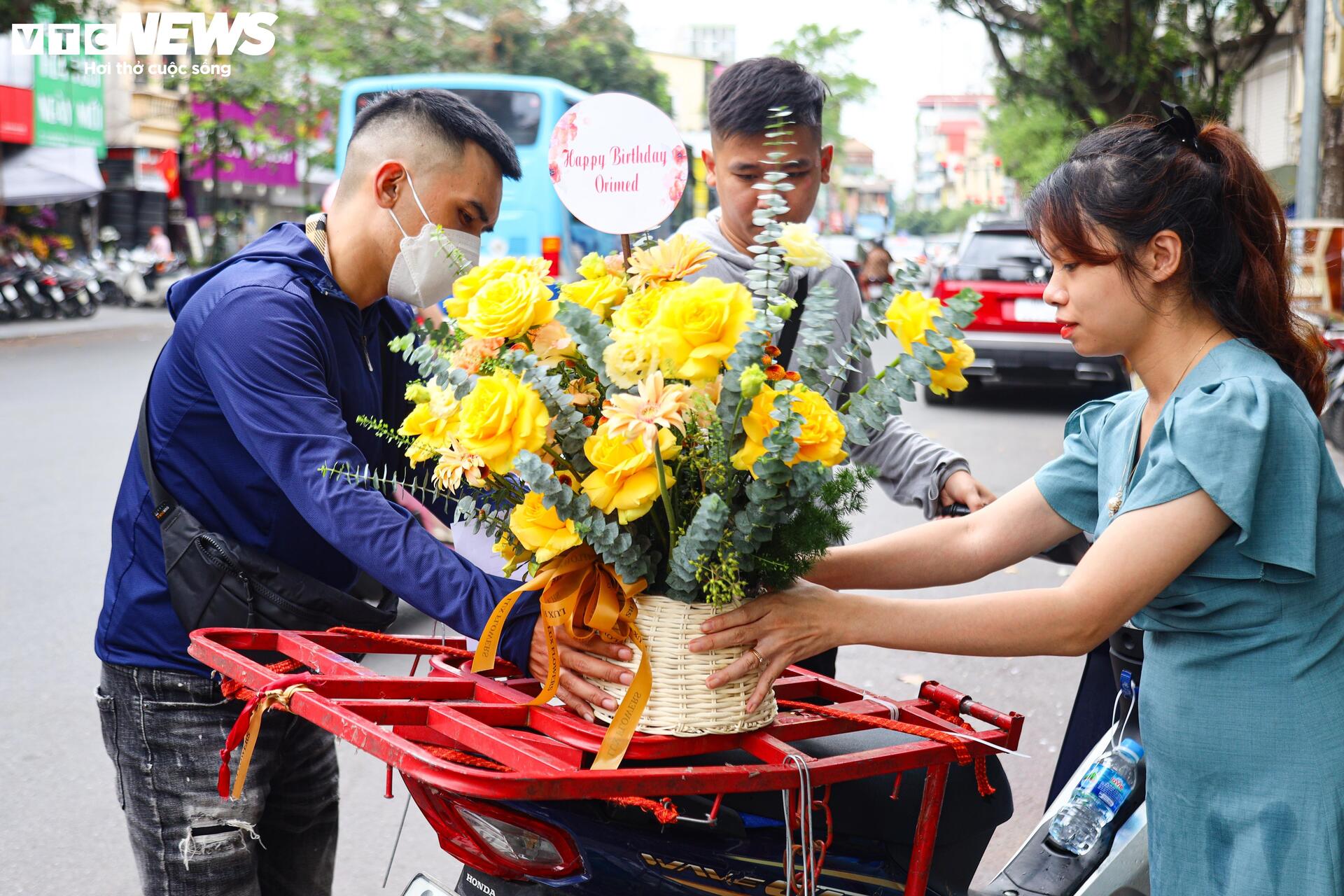 Gần 1 triệu đồng/bông, hoa lạ vẫn hút khách dịp 20/10- Ảnh 17.