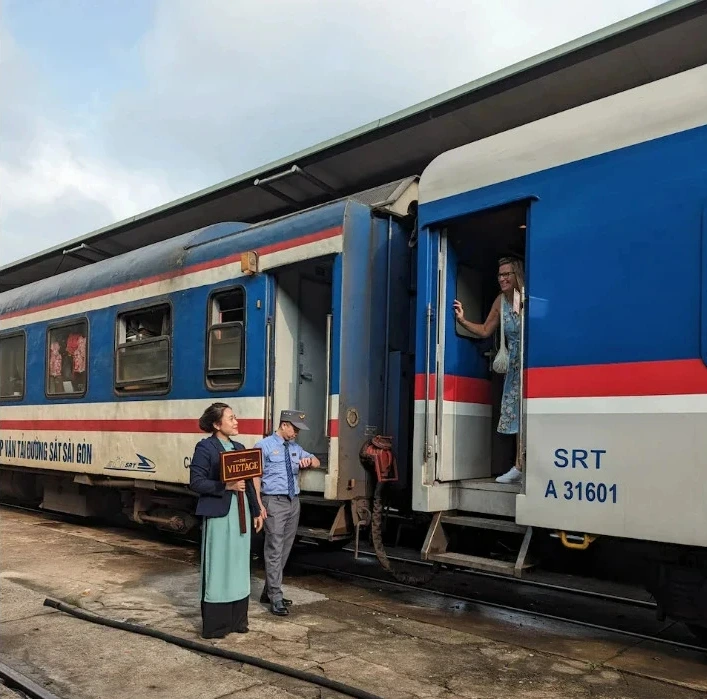 Chuyến tàu duy nhất tại Việt Nam lọt "Top xa hoa nhất châu Á": Hành trình 6 giờ tiện nghi và đẳng cấp, mỗi chuyến chỉ có 12 khách, giá vé tới 8 triệu đồng- Ảnh 7.