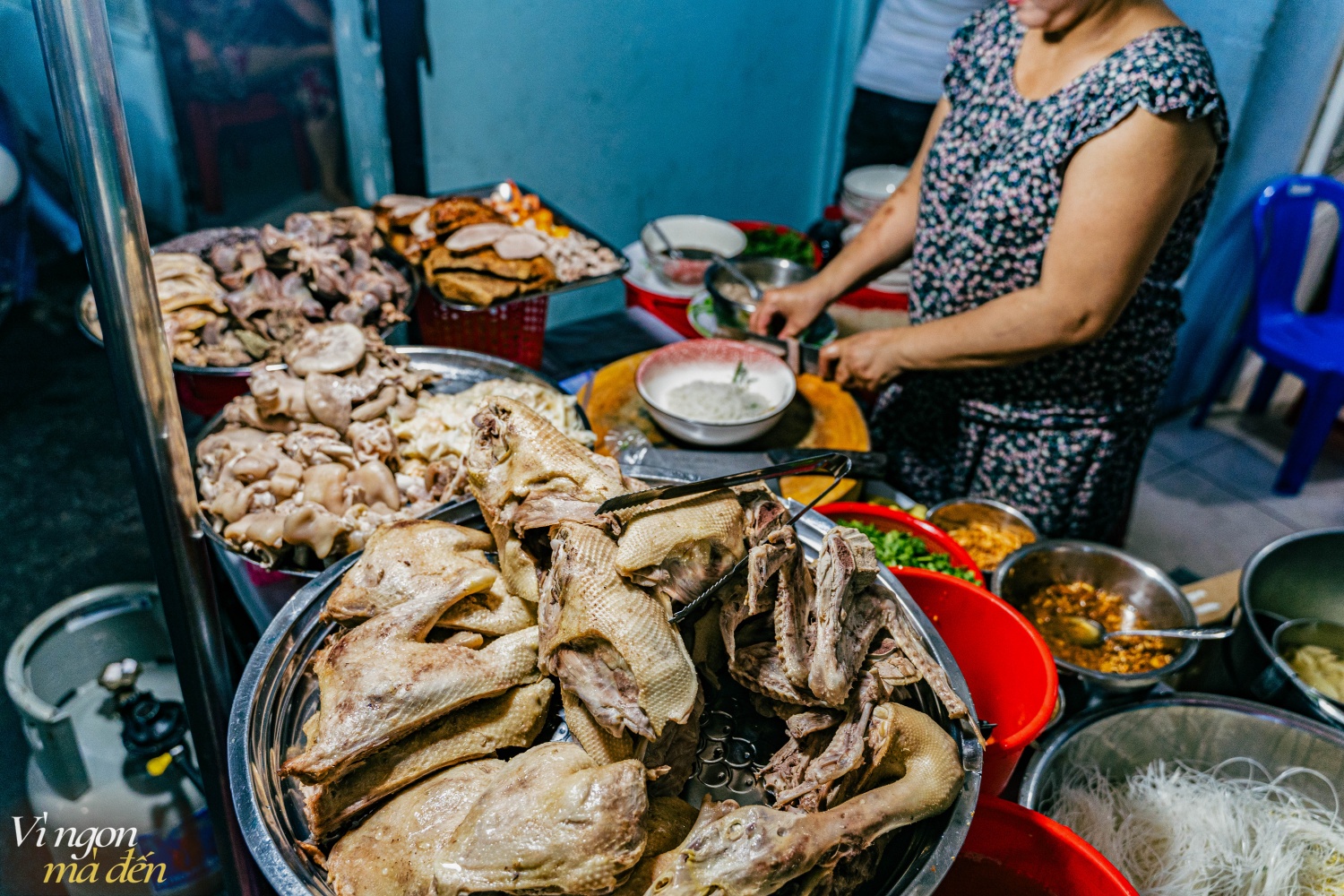 Tiệm ăn nằm sâu tít trong con hẻm nhỏ khó tìm nhưng vẫn nổi tiếng nhờ món hủ tiếu ăn cùng topping đặc biệt không nơi nào có- Ảnh 20.