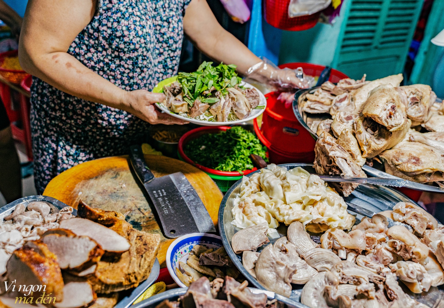 Tiệm ăn nằm sâu tít trong con hẻm nhỏ khó tìm nhưng vẫn nổi tiếng nhờ món hủ tiếu ăn cùng topping đặc biệt không nơi nào có- Ảnh 6.